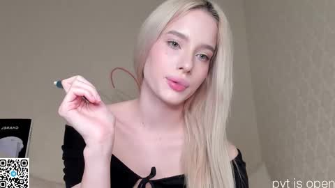 Snapshot of katebremar chatting on 03.11.26 online show from 03.11.26