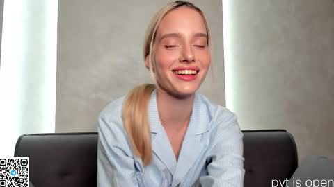 Snapshot of katebremar chatting on 03.24.26 online show from 03.24.26