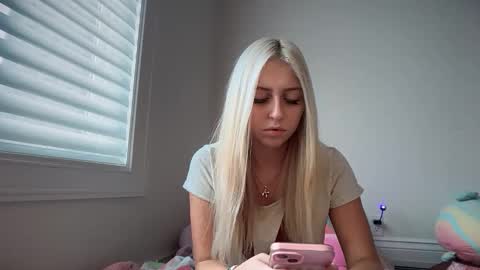 kateharperr online show from 12.22.25