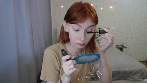 Snapshot of katekalen chatting on 01.04.25 Kate Bunny online show from 01.04.25