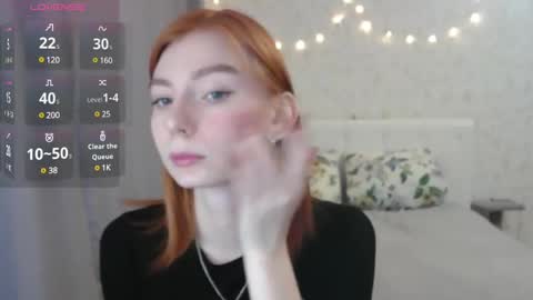 Snapshot of katekalen chatting on 01.11.25 Kate Bunny online show from 01.11.25