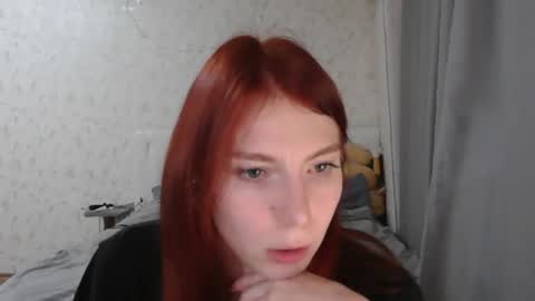 Snapshot of katekalen chatting on 09.29.25 Kate Bunny online show from 09.29.25
