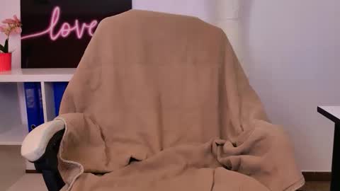 Snapshot of katemorganxx chatting on 11.11.25 katemorganxx online show from 11.11.25