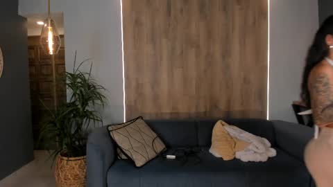 K A T E  online show from 04.05.26