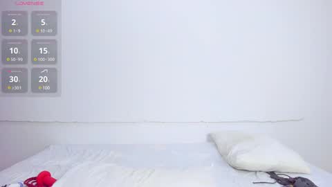 Snapshot of katey_curvy01 chatting on 12.10.24 katey Curvy01 online show from 12.10.24