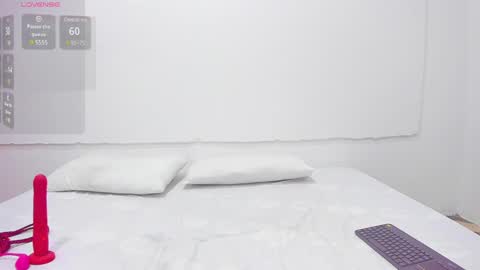 Snapshot of katey_curvy01 chatting on 12.12.24 katey Curvy01 online show from 12.12.24