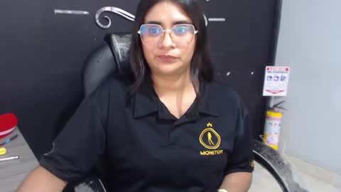 Call me Lau  online show from 06.22.26