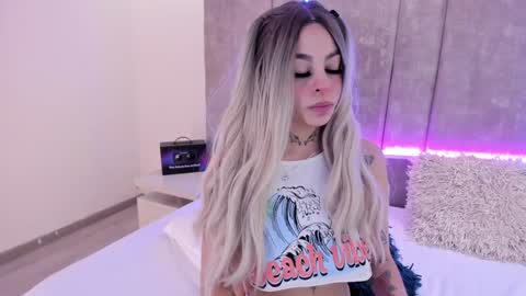 KatheGomez  online show from 12.21.24