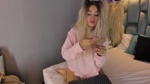 KatheGomez  online show from 12.24.24