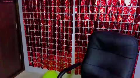 Snapshot of katherinepeti chatting on 03.05.25 KT new account online show from 03.05.25