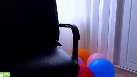 Snapshot of katherinepeti chatting on 10.14.25 KT new account online show from 10.14.25