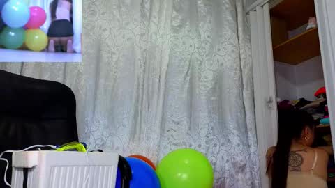 Snapshot of katherinepeti chatting on 11.14.25 KT new account online show from 11.14.25