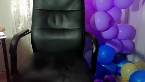 Snapshot of katherinepeti chatting on 11.19.25 KT new account online show from 11.19.25