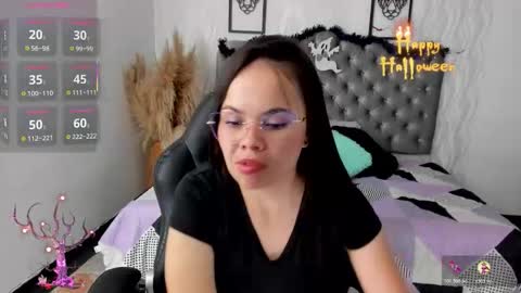 kathh_latorre online show from 10.22.25