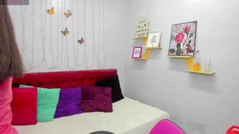 Paola online show from 02.01.25