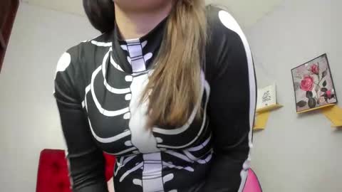 Paola online show from 10.30.25