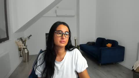      online show from 10.06.25