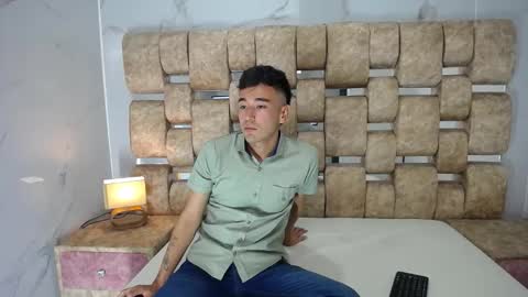 Snapshot of kathyaiden chatting on 01.12.26 Kaht y Aiden online show from 01.12.26