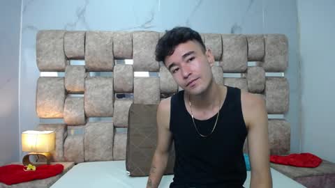 Snapshot of kathyaiden chatting on 04.01.26 Kaht y Aiden online show from 04.01.26