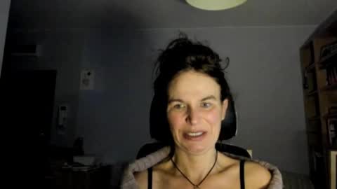 Snapshot of kathysky40 chatting on 11.16.25 KATHY online show from 11.16.25