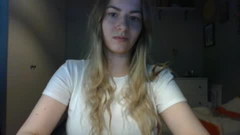 Snapshot of kathysky40 chatting on 11.17.25 KATHY online show from 11.17.25