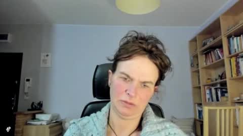 Snapshot of kathysky40 chatting on 11.19.25 KATHY online show from 11.19.25