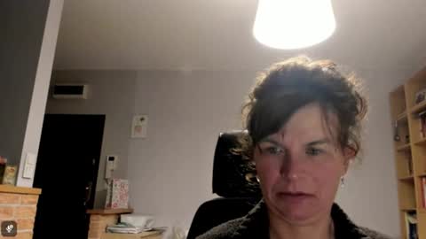 Snapshot of kathysky40 chatting on 11.25.25 KATHY online show from 11.25.25