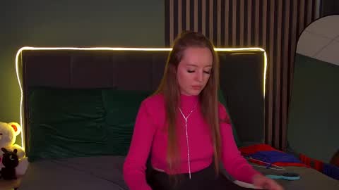 Snapshot of kathystewart chatting on 09.12.25 Kathy online show from 09.12.25