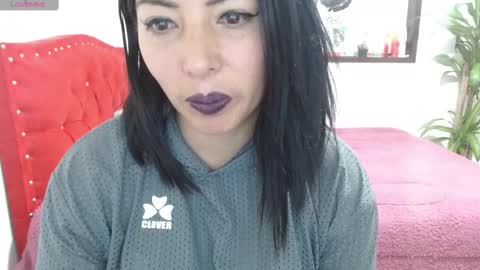Snapshot of katia_collins chatting on 12.19.24 Katia collins online show from 12.19.24