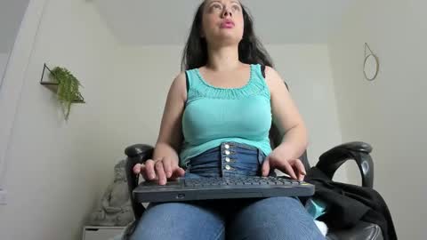 Katia  online show from 11.26.25