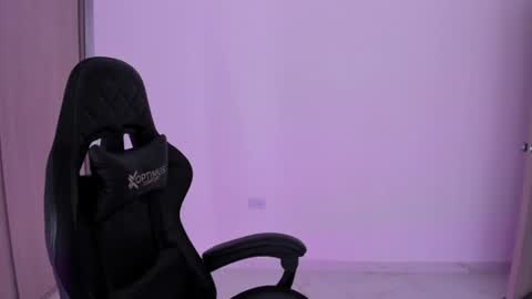 Snapshot of katia_sex25 chatting on 06.24.26 Katia online show from 06.24.26