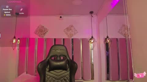 Snapshot of katia_ws chatting on 10.23.25 KATIA online show from 10.23.25