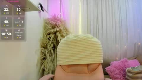 Snapshot of katia_ws chatting on 12.15.25 KATIA online show from 12.15.25