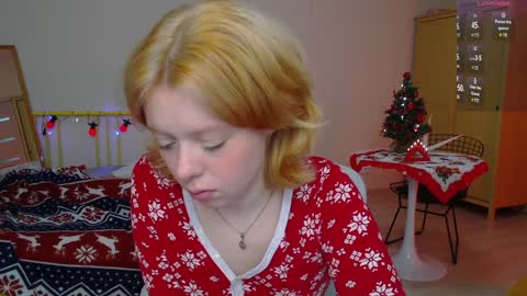 Snapshot of katie_deville chatting on 12.19.24 Katie Deville online show from 12.19.24