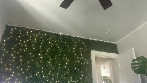 Snapshot of katieericson13 chatting on 12.30.24 Kate online show from 12.30.24