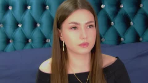 Snapshot of katiereeves chatting on 02.08.26 katiereeves online show from 02.08.26