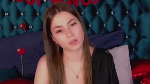 Snapshot of katiereeves chatting on 02.12.26 katiereeves online show from 02.12.26