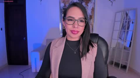 Kate Stonne online show from 09.11.25