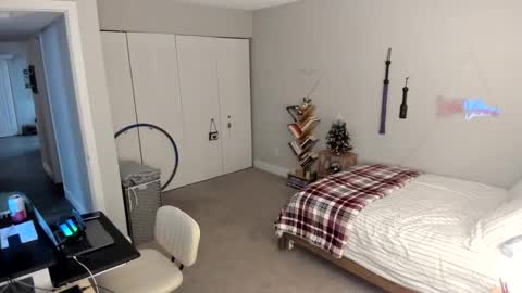 Katie Verona online show from 12.09.24