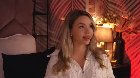 KatJolie online show from 11.22.25