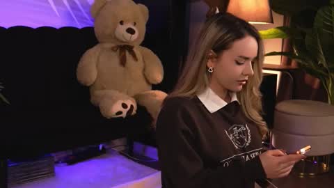 KatJolie online show from 03.23.26