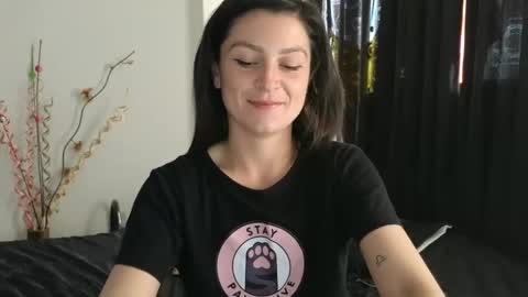 Snapshot of katlopez19 chatting on 02.20.25 katalina online show from 02.20.25