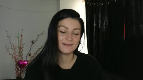 Snapshot of katlopez19 chatting on 03.06.25 katalina online show from 03.06.25