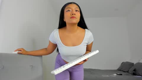 Follow me on instagram and twitter as correaktnees online show from 02.13.25