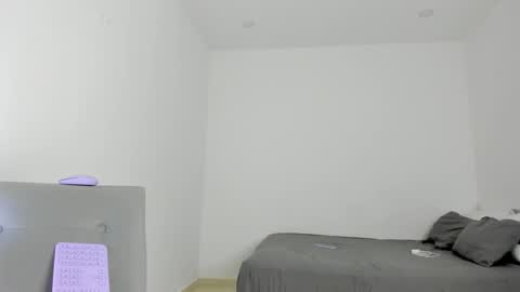 Follow me on instagram and twitter as correaktnees online show from 03.09.25