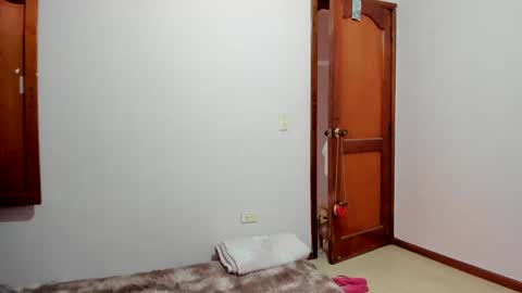 Snapshot of katrinrosex chatting on 11.24.25 Katrin online show from 11.24.25