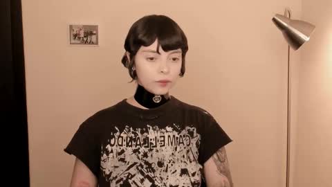 Snapshot of katsurotaro chatting on 12.13.25 katsuro online show from 12.13.25