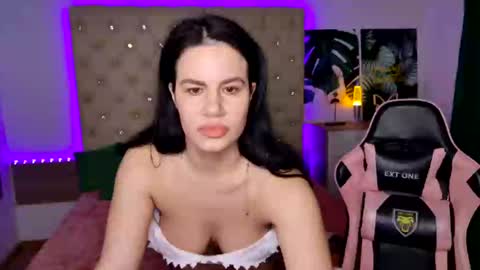 Snapshot of kattiesims chatting on 03.08.25 KattieSims online show from 03.08.25