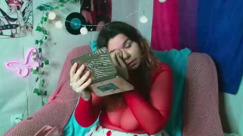 Snapshot of kattixo chatting on 12.16.25 Katti online show from 12.16.25