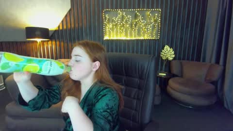 Snapshot of katty_rose8 chatting on 05.20.26 Katty online show from 05.20.26